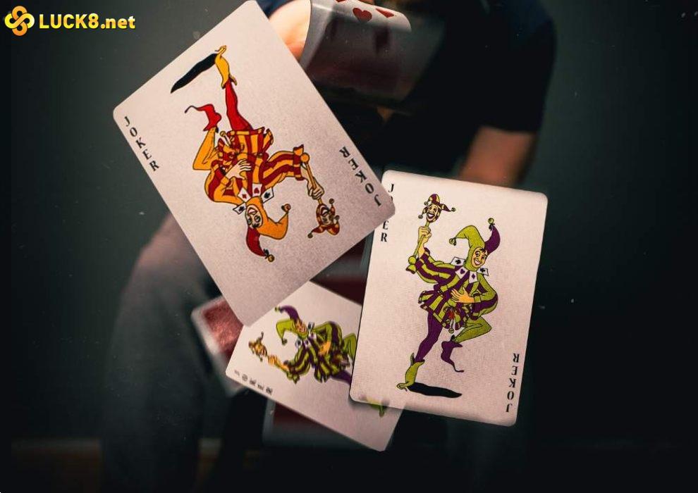 8 cách đánh phỏm bịp được tiết lộ từ các tay bài bịp cao thủ 8 Cách đánh phỏm bịp được nhiều tay bịp vận dụng